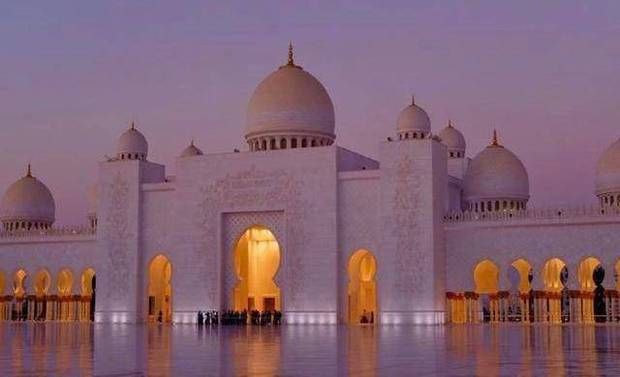 迪拜最奢侈的寺庙！耗资54亿美金、46吨黄金？网友：不愧是迪拜