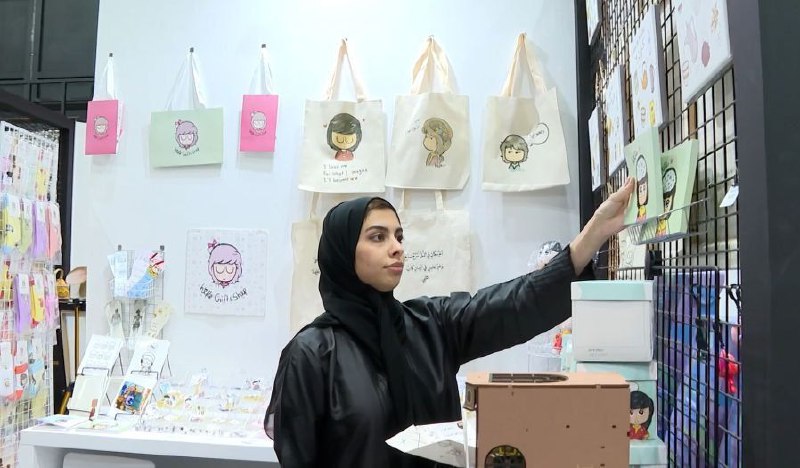 阿布扎比国际图书博览会2024阿联酋青年艺术家用创意作品引发热潮