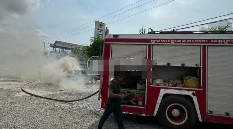 据柬媒报道，5月5日早，西港北努县有一辆汽车发生自燃，幸好未造成任何人受伤。