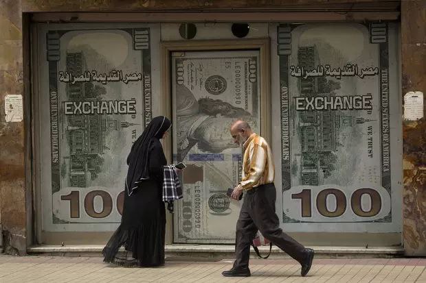 埃镑汇率市场化后暴跌近40%危机中的埃及经济走向何方
