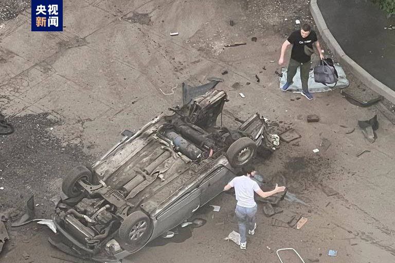 俄罗斯莫斯科北部一汽车因液化气罐泄漏引发爆炸 致1人受伤