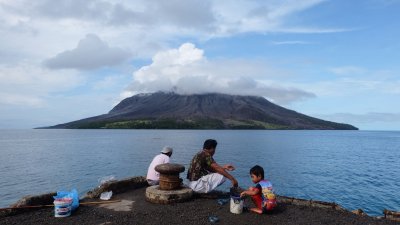 鲁昂火山恐再喷发　印尼保持警惕
