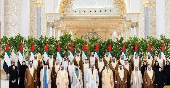 迪拜王储等新任部长在阿联酋总统面前宣誓就职