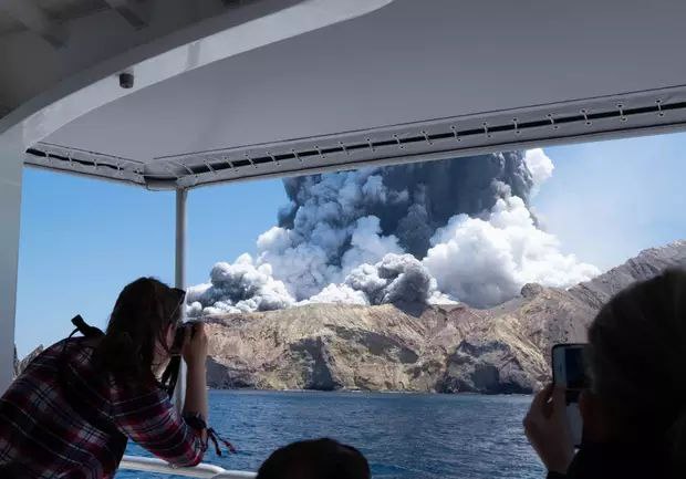 新西兰火山喷发致死22人