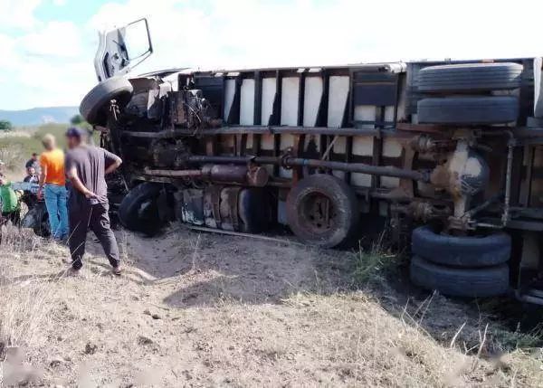 巴西巴伊亚州一高速公路发生车祸 致4人死亡